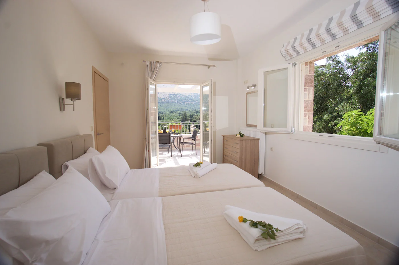 Twin bedroom in Villa Miranda, luxury villa Agia Efimia Elegant bedroom with mountain view at Villa Miranda, Kefalo